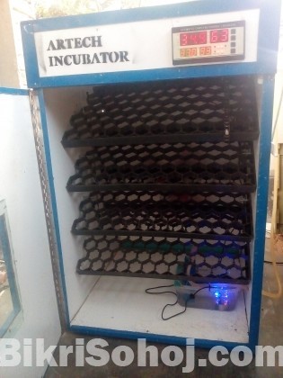 incubator/বাচ্চা ফোটানোর মেশিন